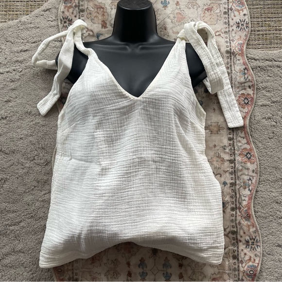 Sezane Gisele Ecru Sleeveless Blouse with Tie Shoulders - Picture 2 of 9